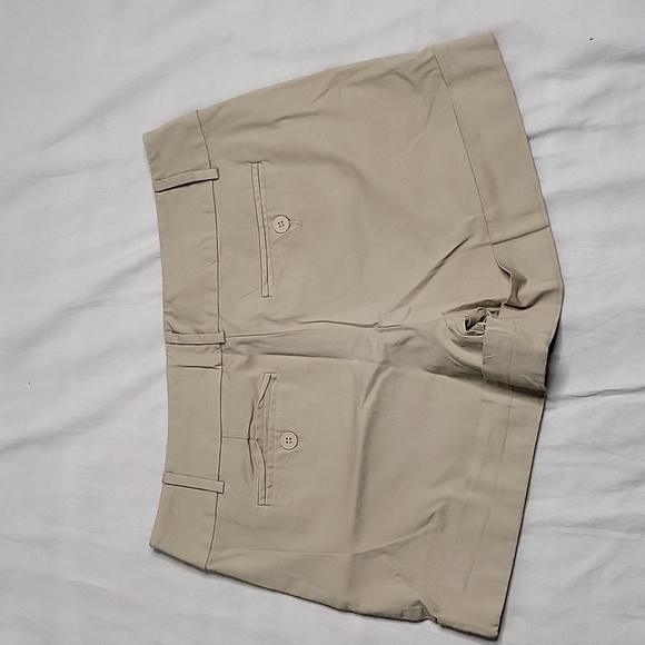 7th avenue NY & Co. cream colored shorts sz 8 - Picture 3 of 8